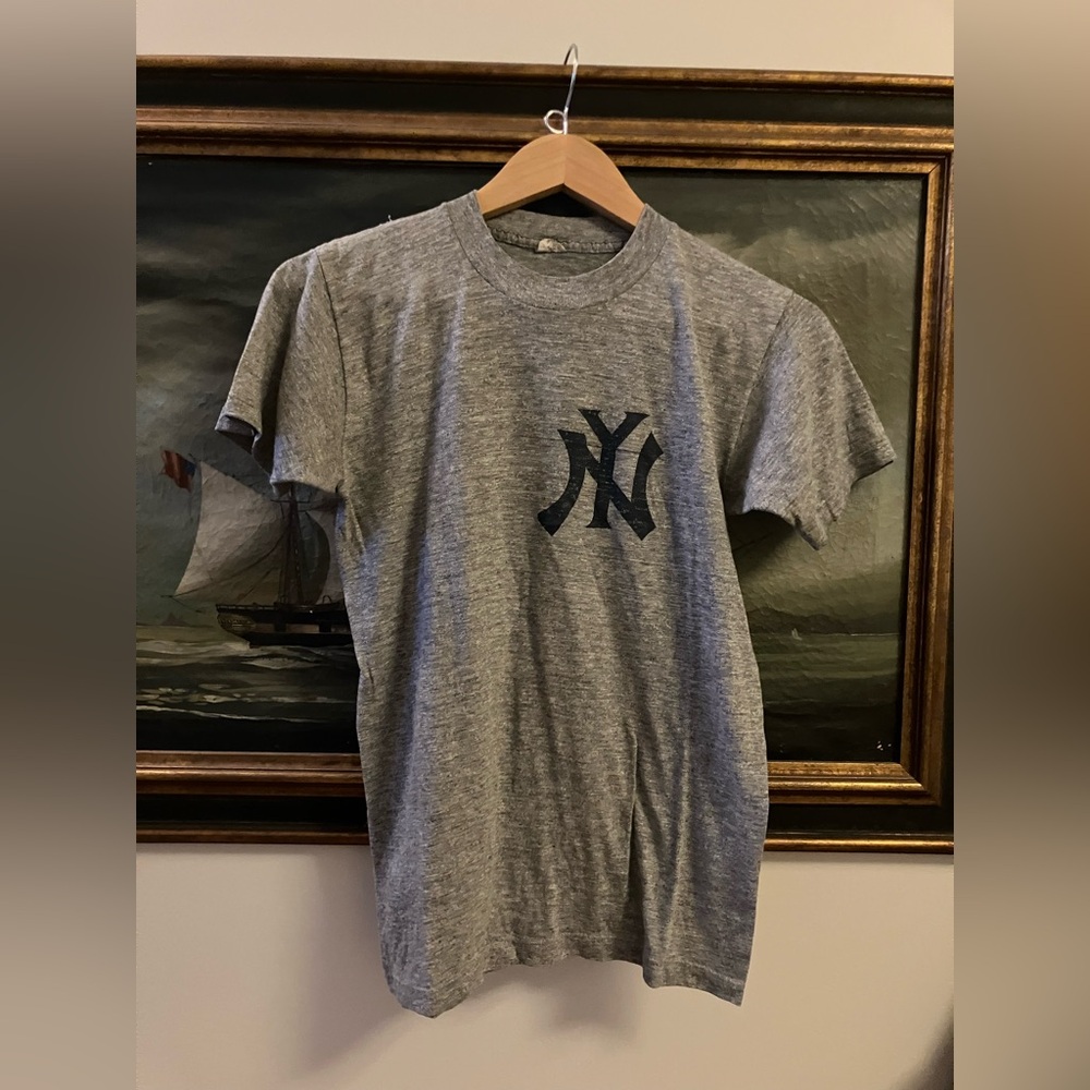 Vintage Gray NY Yankees Tee